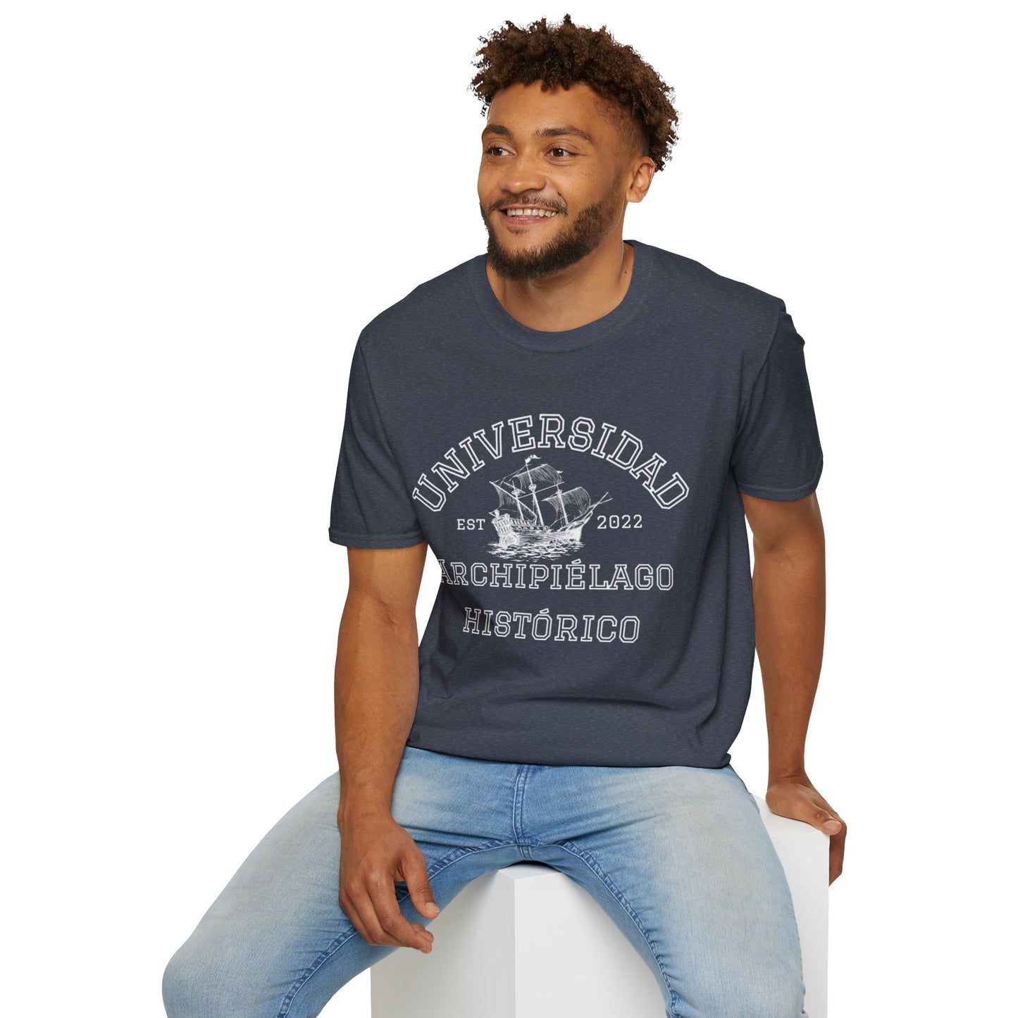 Archipiélago Histórico Podcast - Camiseta Unisex Estilo Suave